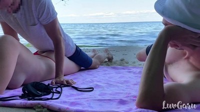 Домашнее и Любительское, Куколды, Молодых, На публике, На улице, Втроем, Stranger, Beach, Public beach sex, Flashing tits, Slut wife, Sexwife, Куколд, Wife sharing, Husband shares wife, Touch my wife, Nude, Wife stranger beach, Amateur wife sharing, 60 фпс, Amateur, Brunette, Cumshot, Эксклюзивное, HD, Russian, Verified amateurs, Verified couples,