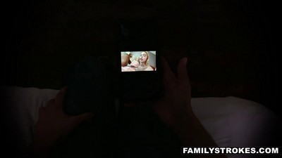 Блондинки, Минет, Камшот, Сперма на лице, Натуральные сиськи, Наездницы, Молодые, ЖМЖ, Раком, Маленькие сиськи, Худые девушки, Любовницы, Татуировки, Жесткий, Глубокая глотка, POV, Маленькие девушки, Длинноволосые девушки, Ricky Spanish, Chloe Cherry, Gwen Vicious, Ебутся втроем, Брат выебал сестру, Залезла сверху на член, Прыгает на большом члене, Жестко оттрахал, Заставил трахаться, Выебал по очереди, Две сестры, Ебля на камеру, Грубое порево, Инцест, Плоскодонки,