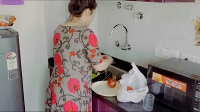 Жена в чулках,