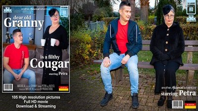 Старухи, В одежде, В чулках, Большая Грудь, Толстые,