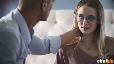 Качество HD, Молодые-Юные, Русская озвучка, Русский перевод, Семейные фантазии, Сюжет, Kyler Quinn, MissaX, В очках, Новинки 2022, Падчерица,