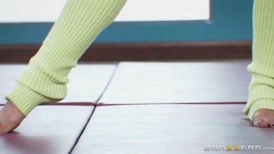 Молоденькие, Шатенки, ЖМЖ, Брюнетки, Тренер, На полу, Кончил на лицо, В спортзале,