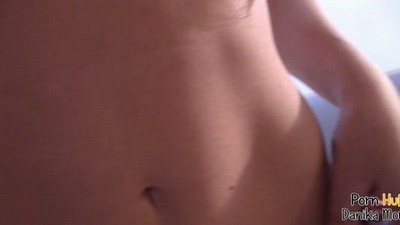 Молоденькие, Мастурбация, Любительское, Большие члены, Брюнетки, Кончил на сиськи, На диване,