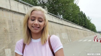 Блондинки, В одежде, Красивые попки, Маленькие сиськи, Пизда, По месту, Худые, Красивое, Молодые, Пикап, Красивые девушки, На людях,