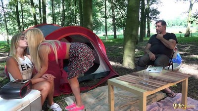 Блондинки, Втроем, Красивое, Молодые, По месту, Худые, 18 летние девушки, В лесу, ЖМЖ, Старые с молодыми,