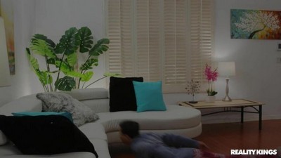 Блондинки, С сюжетом,