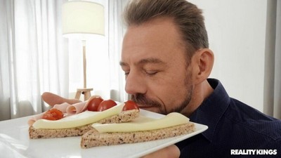 Брюнетки, В одежде, Большие жопы, Большие сиськи, Волосатые,