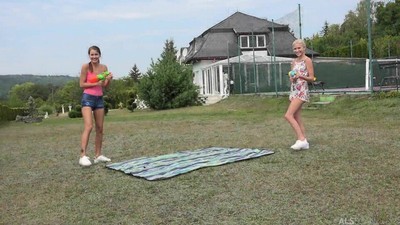 Маленькие сиськи, Игрушки, Худые, Красивое, Лесбиянки, Мастурбация,