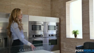 Блондинки, Большой член, В одежде, Маленькие сиськи, Негры, По месту, Профессия, Худые, Анальный, Втроем, Оральный, МЖМ, Глубокий минет, Минет, Секретарши, В офисе, В мини юбке,