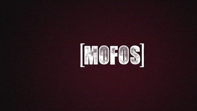 Брюнетки, Крупным планом, От первого лица, В одежде, Кончают внутрь,